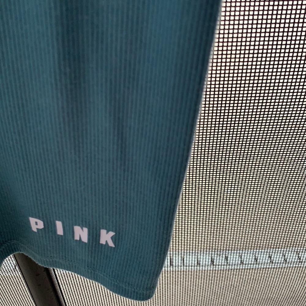 PINK VICTORIA’S SECRET SHIRT🌸🌸🌸 PRICE IS FIRM💕